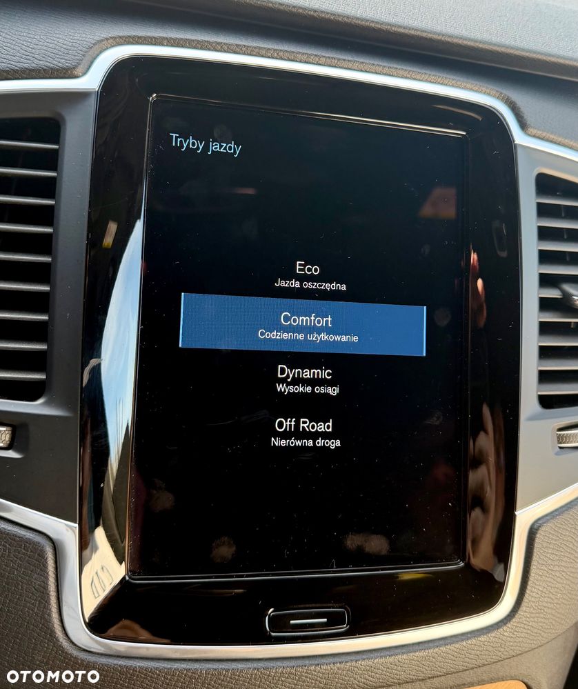Volvo XC 90 B5 D AWD Momentum Pro - 33