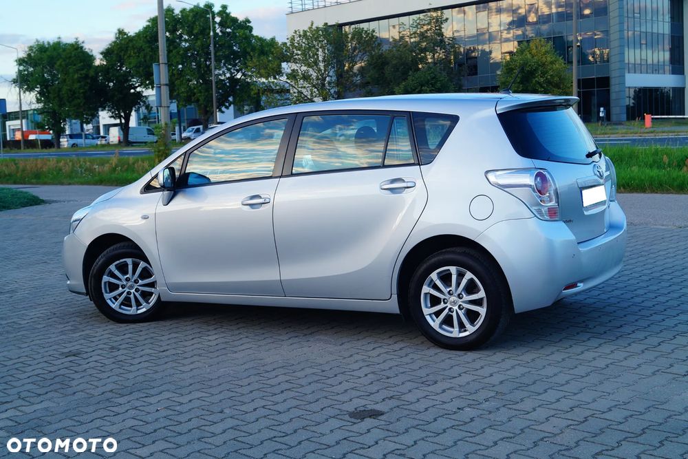Toyota Verso 1.6 Sol EU5 - 4