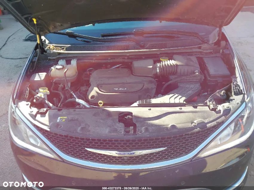 Chrysler Pacifica - 15