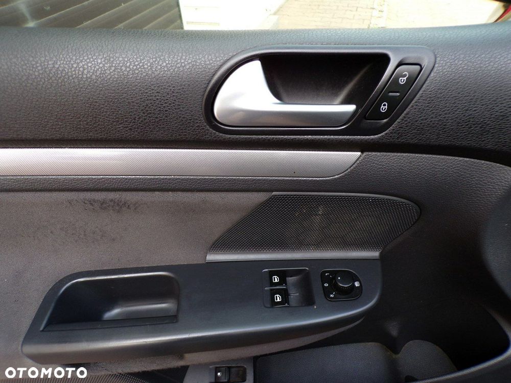 Volkswagen Golf - 20