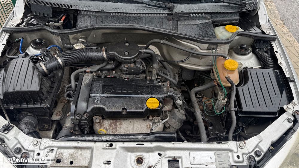 Opel Corsa 1.2 16V Confort - 5