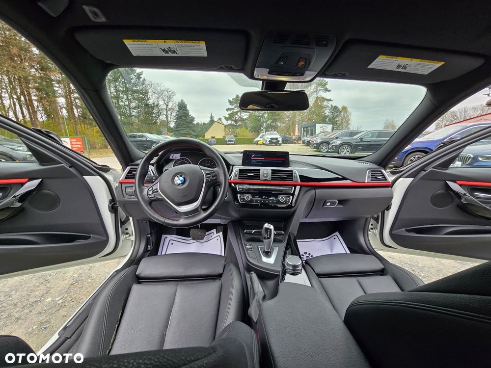 BMW Seria 3 330i Edition M Sport Shadow - 15