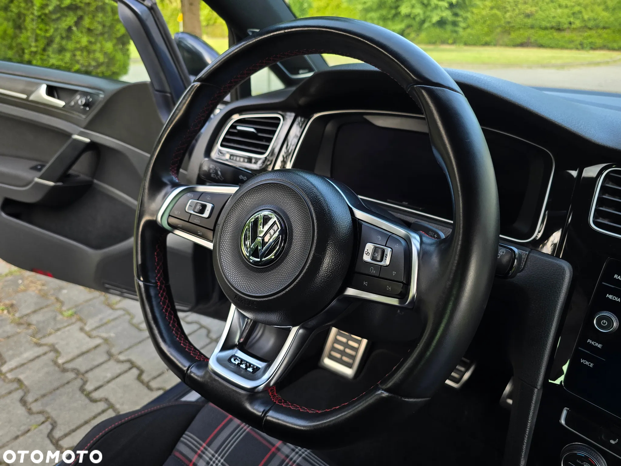 Volkswagen Golf GTI (BlueMotion Technology) DSG - 22