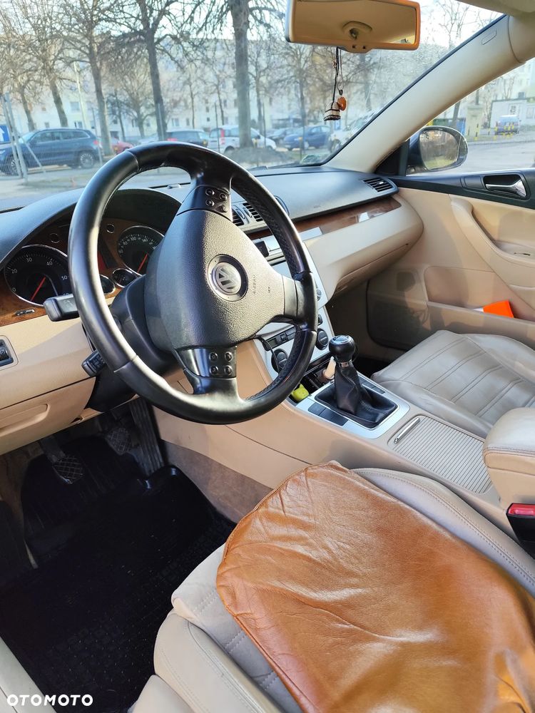 Volkswagen Passat 2.0 TDI DPF Highline - 6