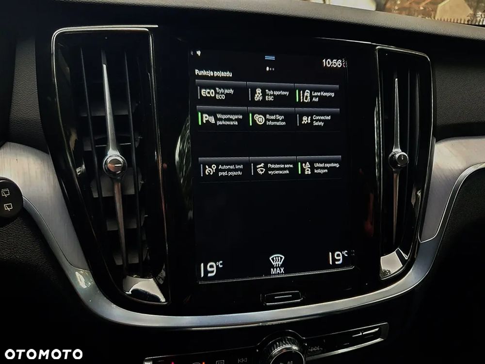 Volvo V60 B3 B DKG Momentum Pro - 16