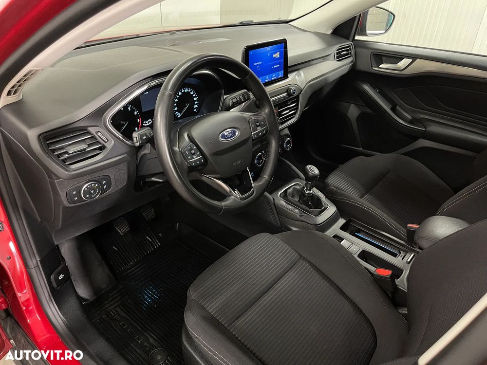 Ford Focus 1.0 EcoBoost 6MT MHEV Titanium - 6