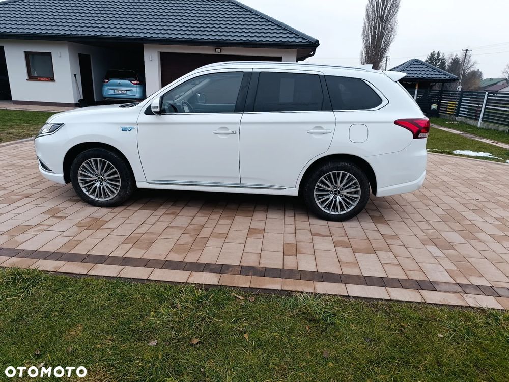 Mitsubishi Outlander 2.4 4WD Diamant+ - 21