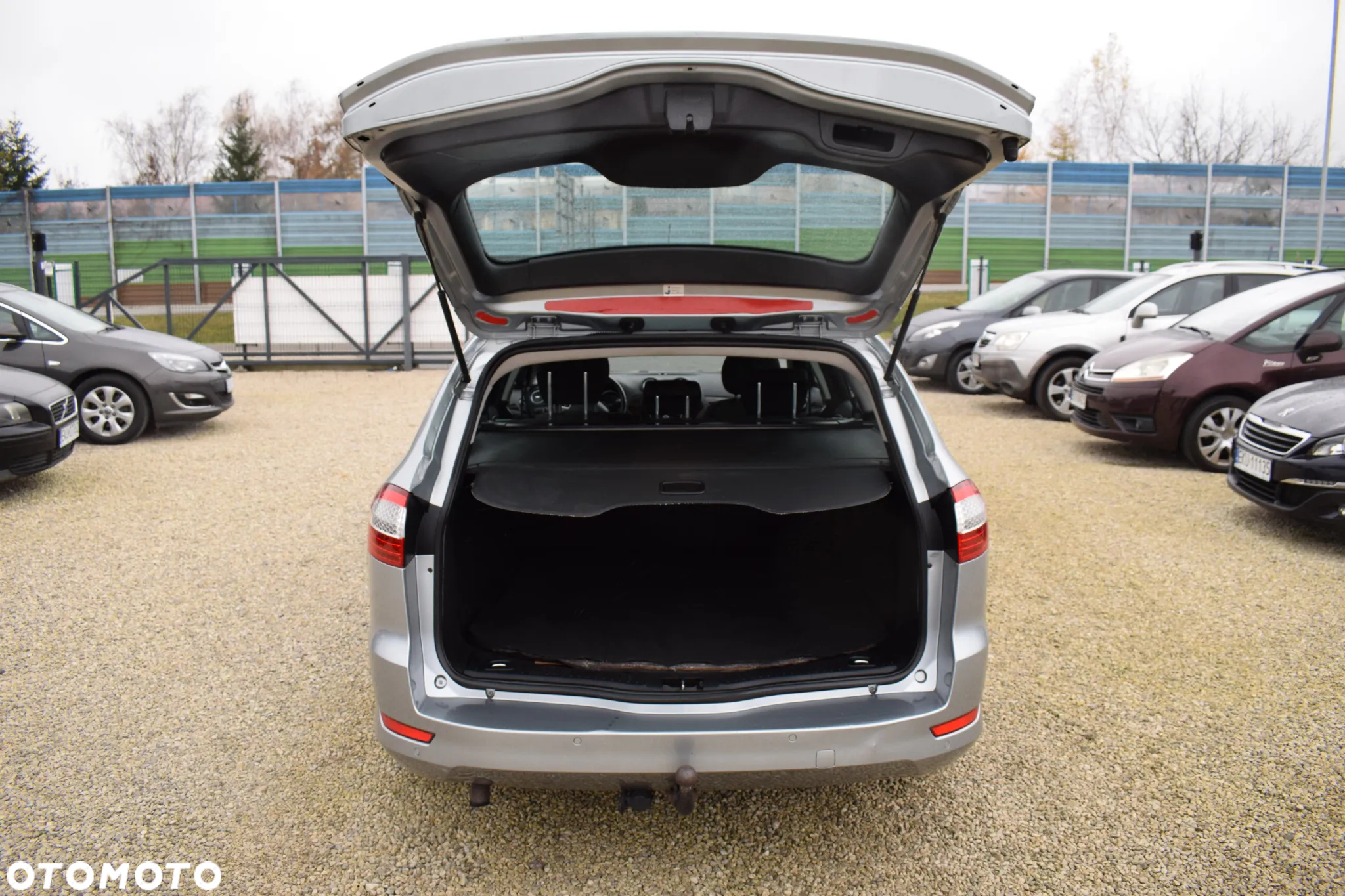 Ford Mondeo 2.0 Ghia - 12