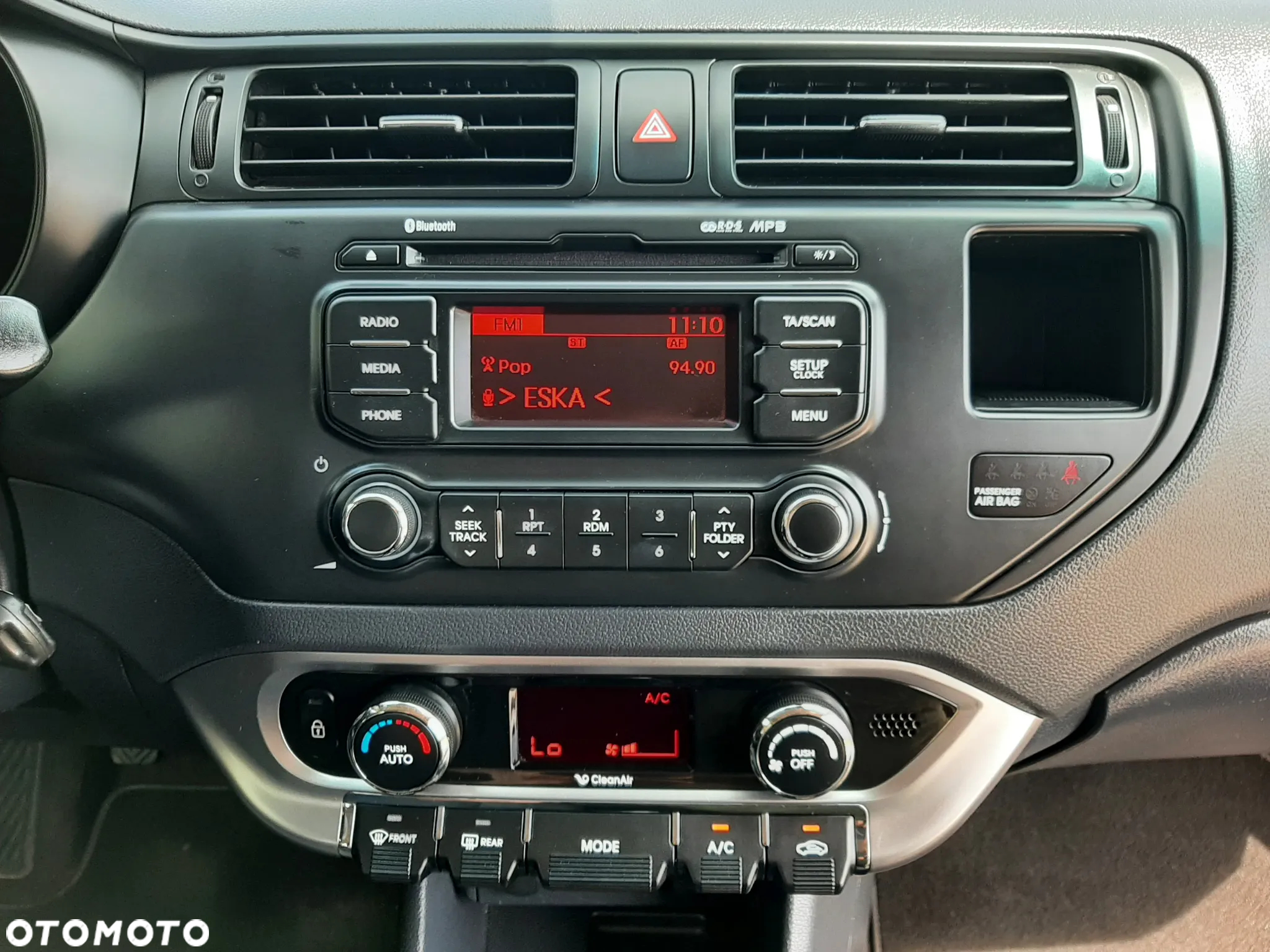 Kia Rio 1.2 Dream Team Edition - 16