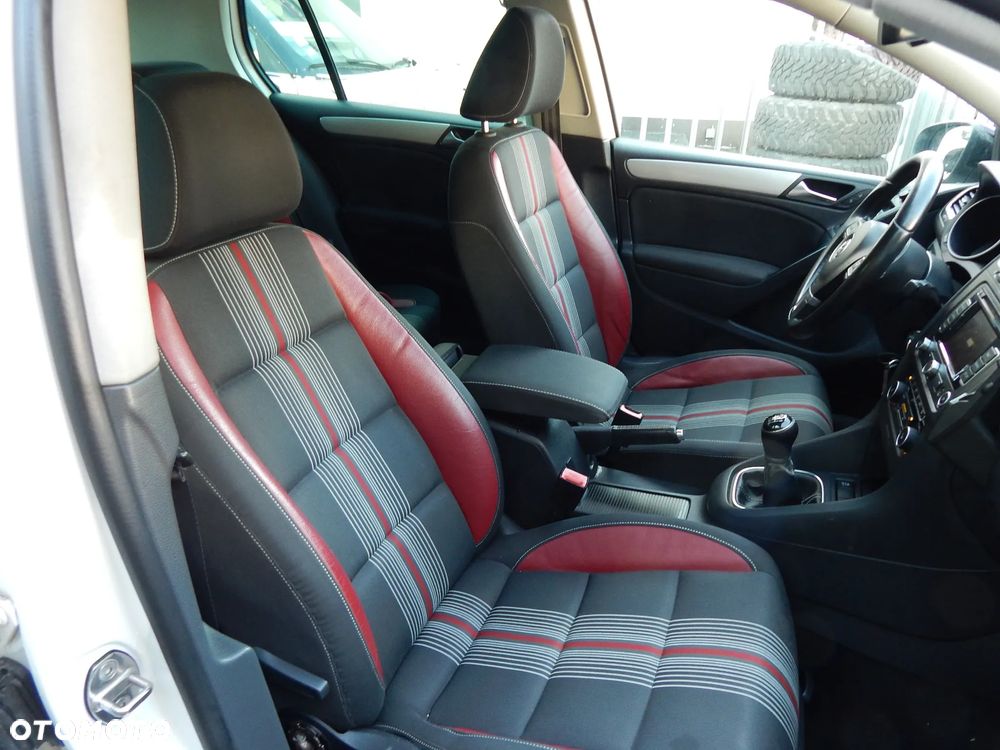 Volkswagen Golf 2.0 TDI DPF BlueMotion Technology MATCH - 10