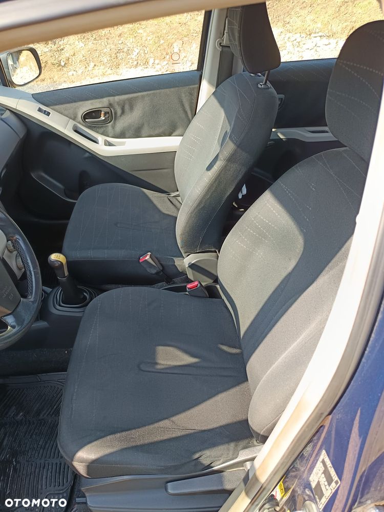 Toyota Yaris 1.0 VVT-i - 15