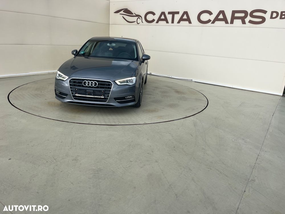 Audi A3 2.0 TDI Sportback Ambiente - 2