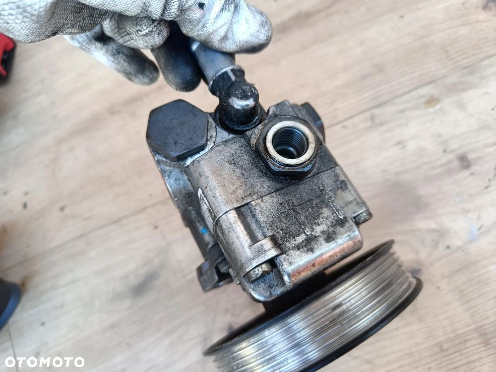 BMW E60 E90 2.0D N47 POMPA WSPOMAGANIA 7652974 2.0 D - 5