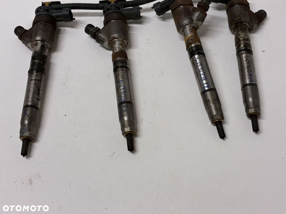 KIA HYUNDAI 33800-2A610  0445110589 1.6 CRDI WTRYSK WTRYSKIWACZ WTRYSKIWACZE  4XSZT KOMPLET - 4