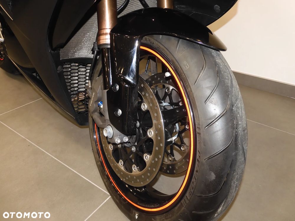 Suzuki GSX-R - 4