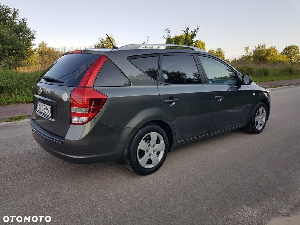Kia Ceed 1.4 CVVT Dream-Team Edition - 6