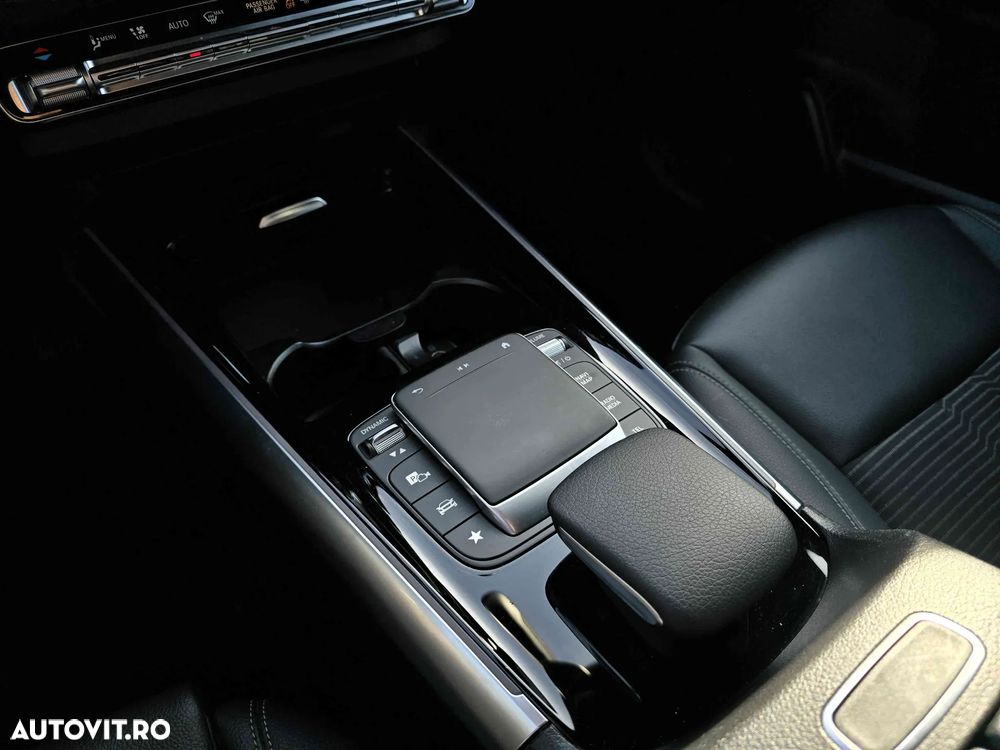 Mercedes-Benz GLA - 10