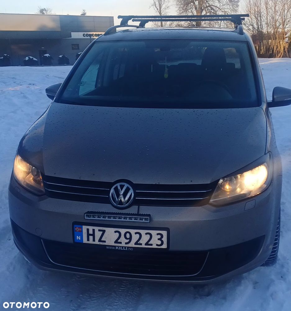 Volkswagen Touran - 10