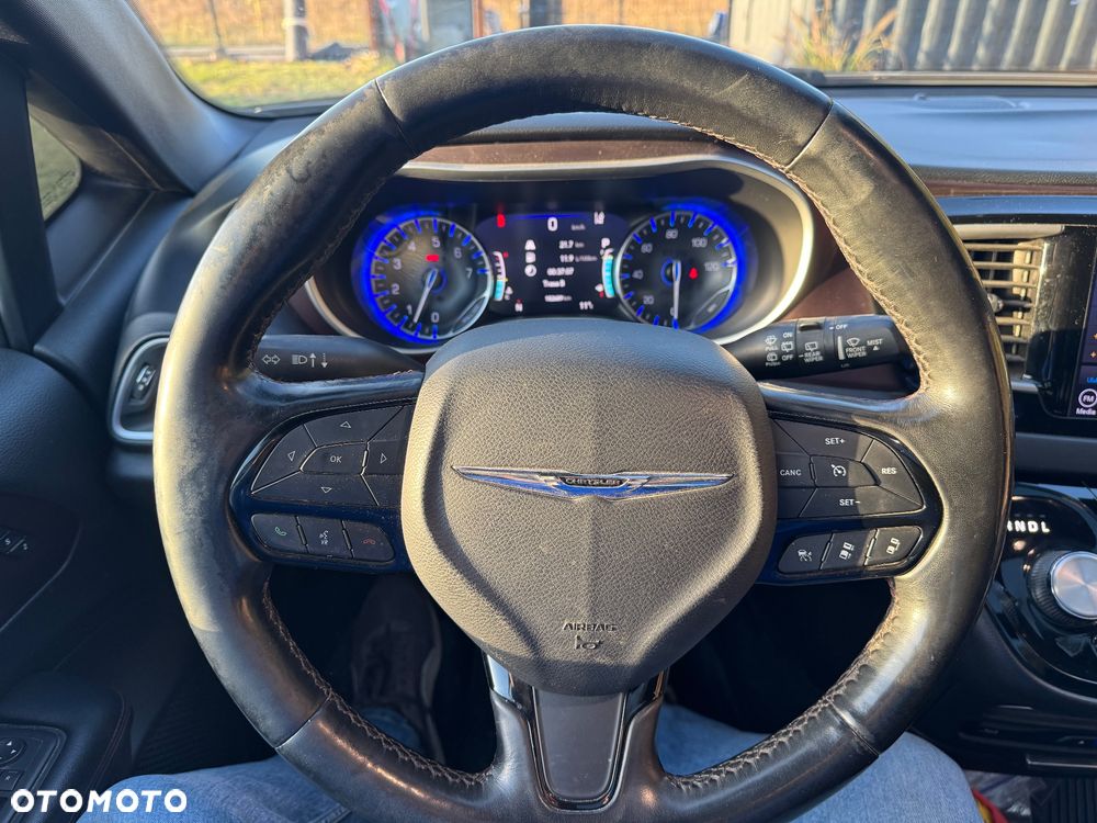 Chrysler Pacifica - 8