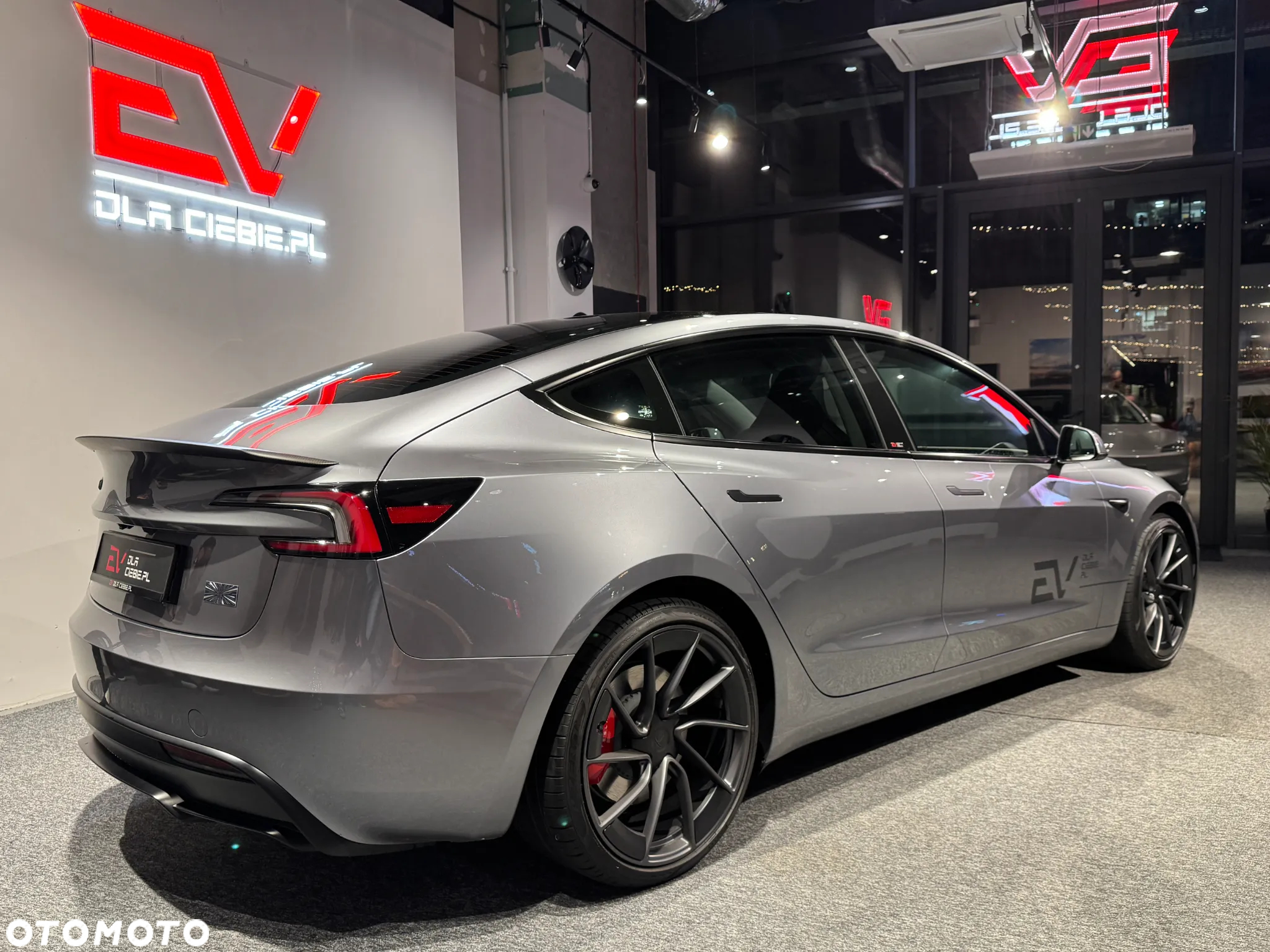 Tesla Model 3 Performance AWD - 11
