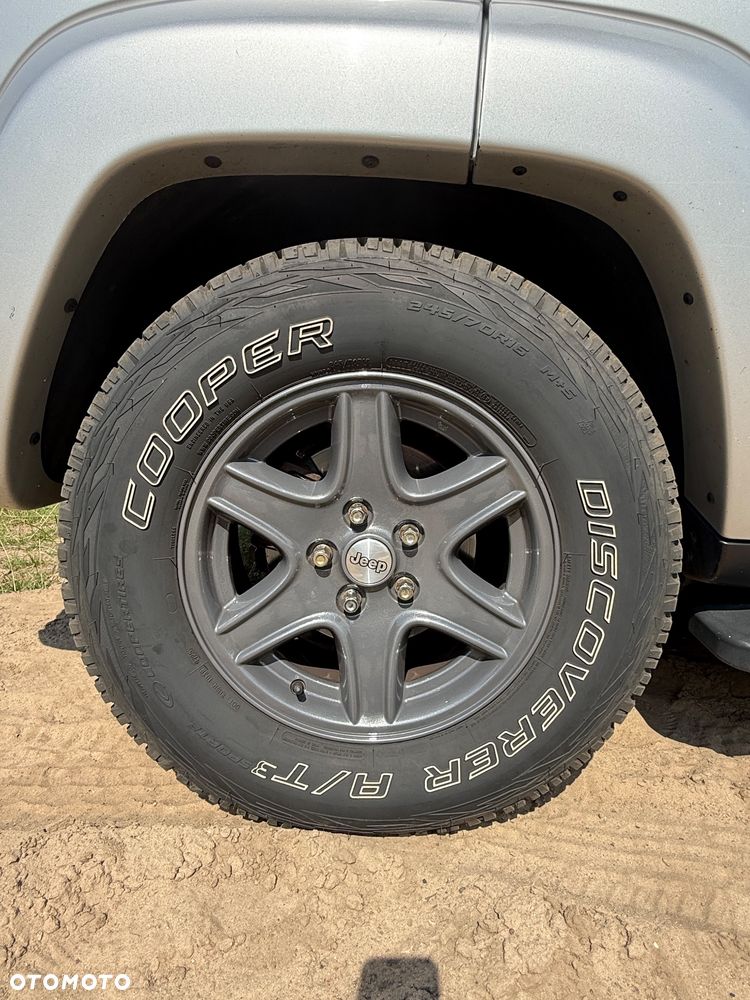 Jeep Cherokee - 8