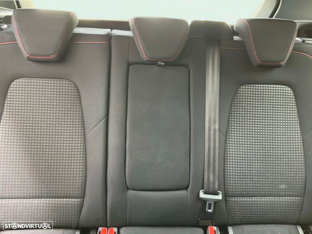 Ford Focus 1.0 EcoBoost MHEV ST-Line - 17