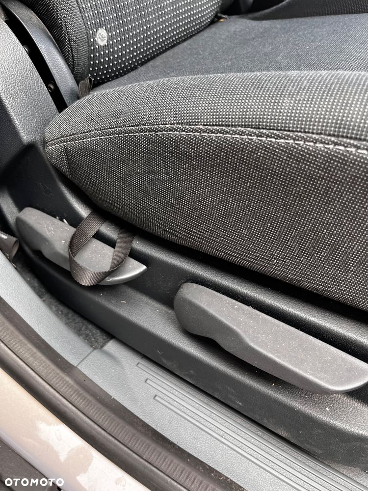 Ford Grand C-MAX 1.6 Ambiente - 11