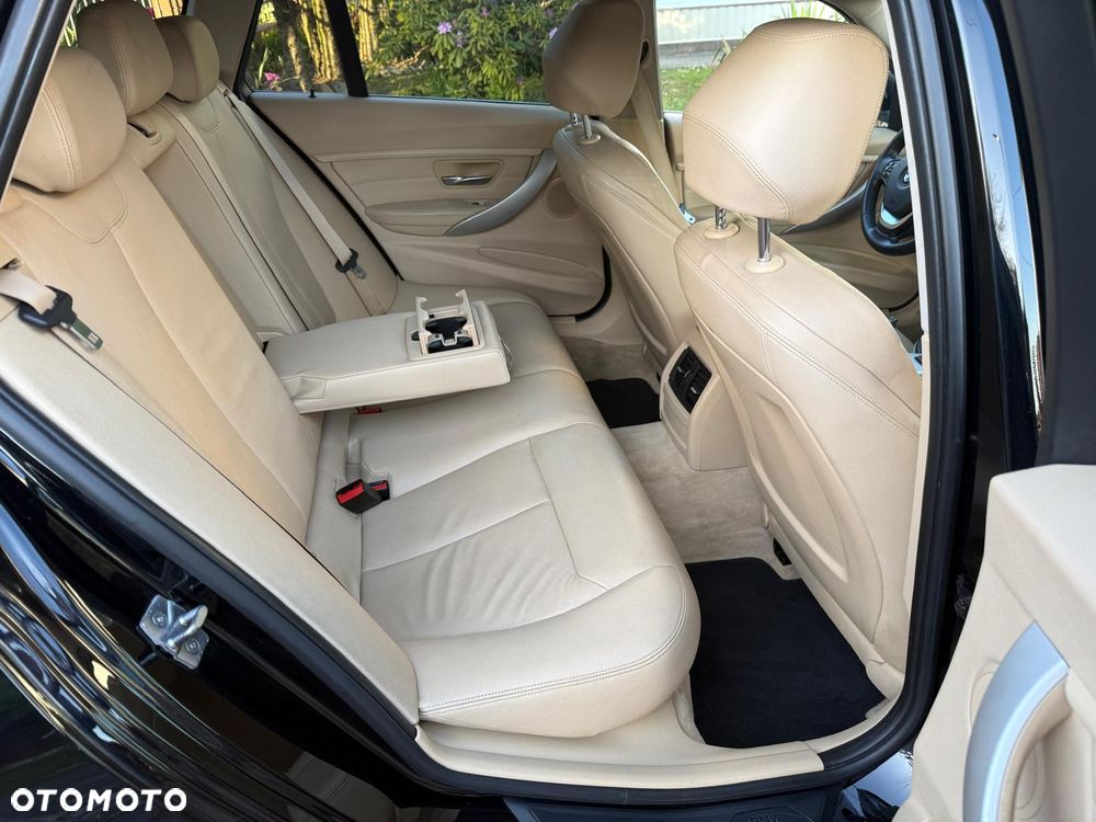 BMW Seria 3 320d Sport-Aut Efficient Dynamics Edition Sport Line - 30