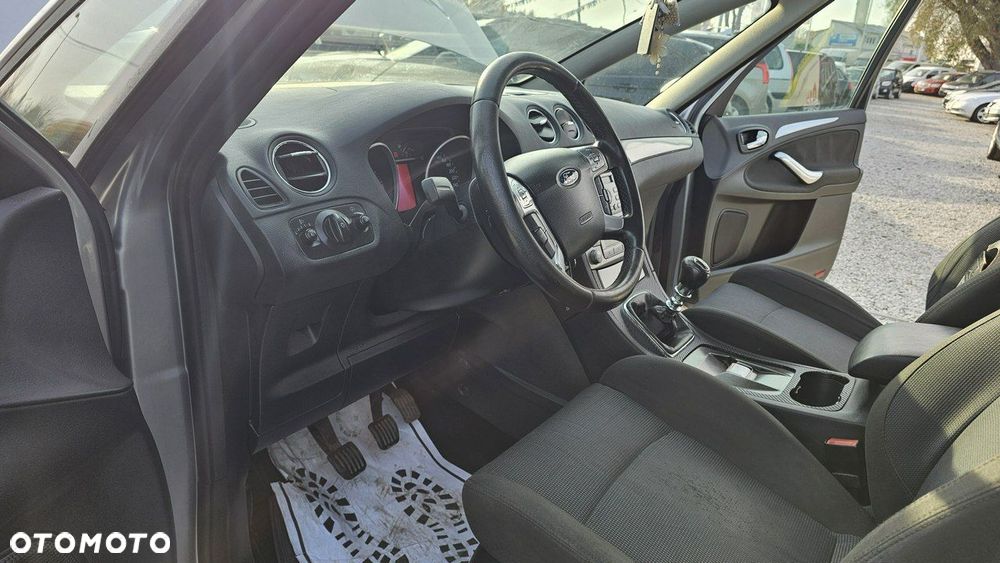 Ford S-Max - 26