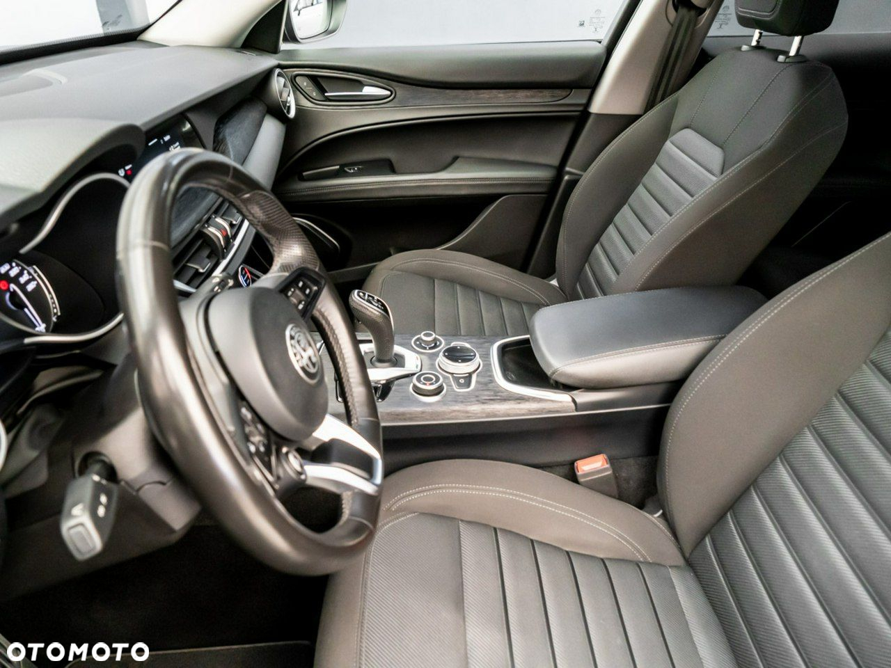 Alfa Romeo Stelvio - 34
