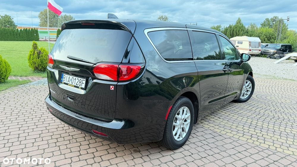 Chrysler Pacifica - 28