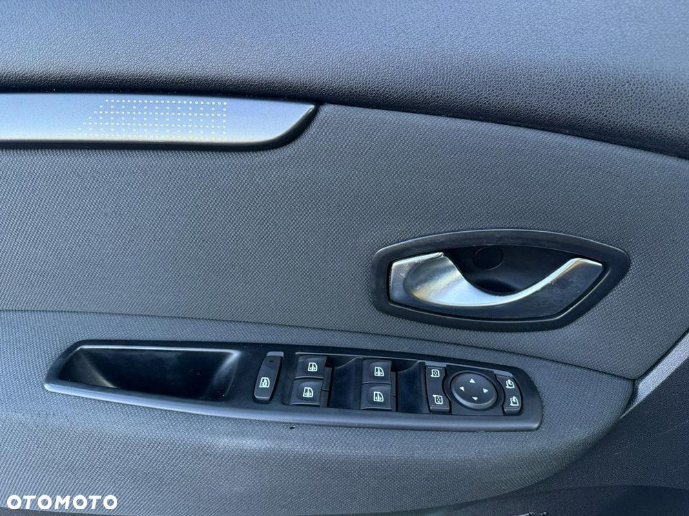 Renault Grand Scenic - 22