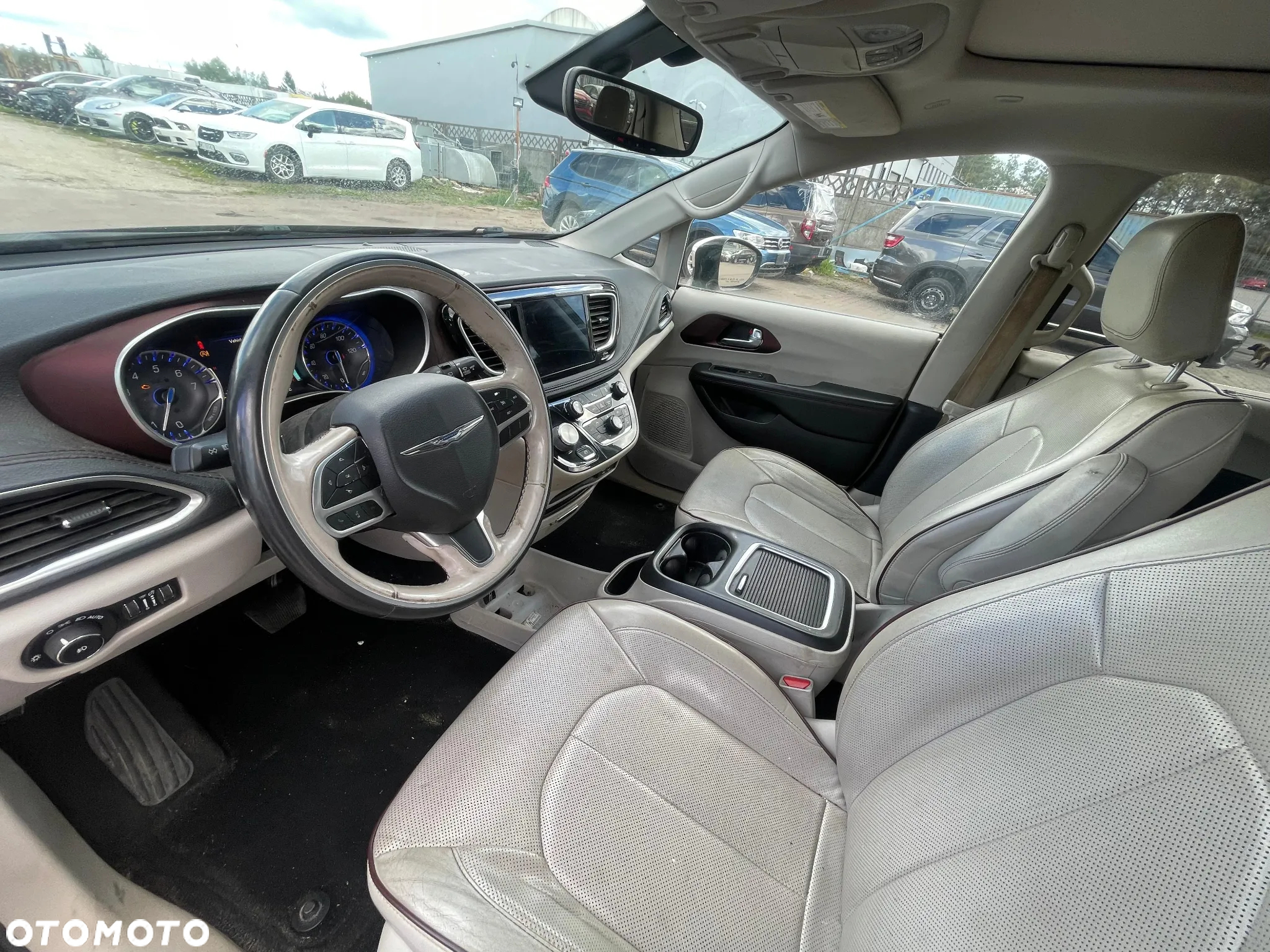 Chrysler Pacifica - 9