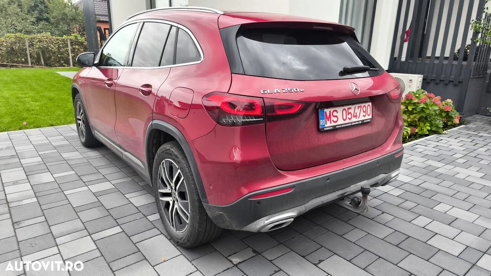 Mercedes-Benz GLA 250 e - 5