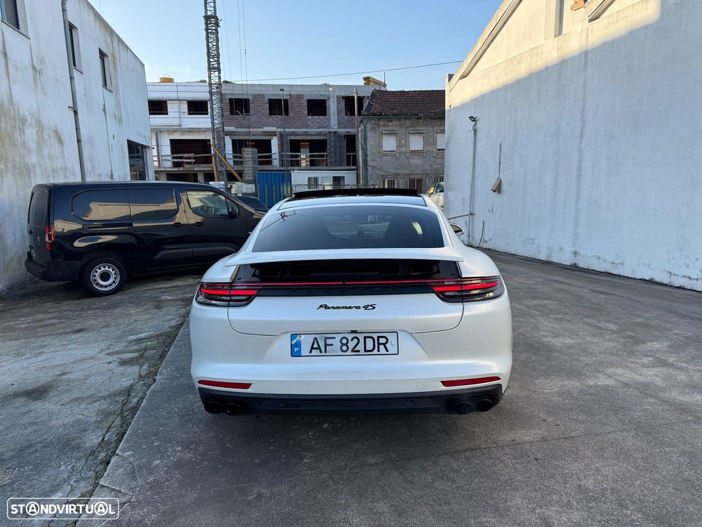 Porsche Panamera - 42