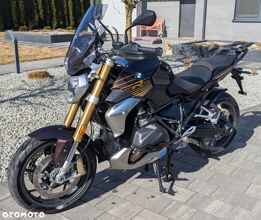 BMW R - 1