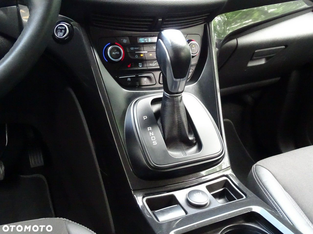 Ford Kuga - 28