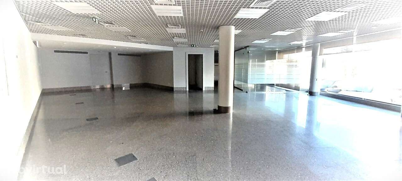 Loja em São João da Madeira para arrendar - Grande imagem: 2/12