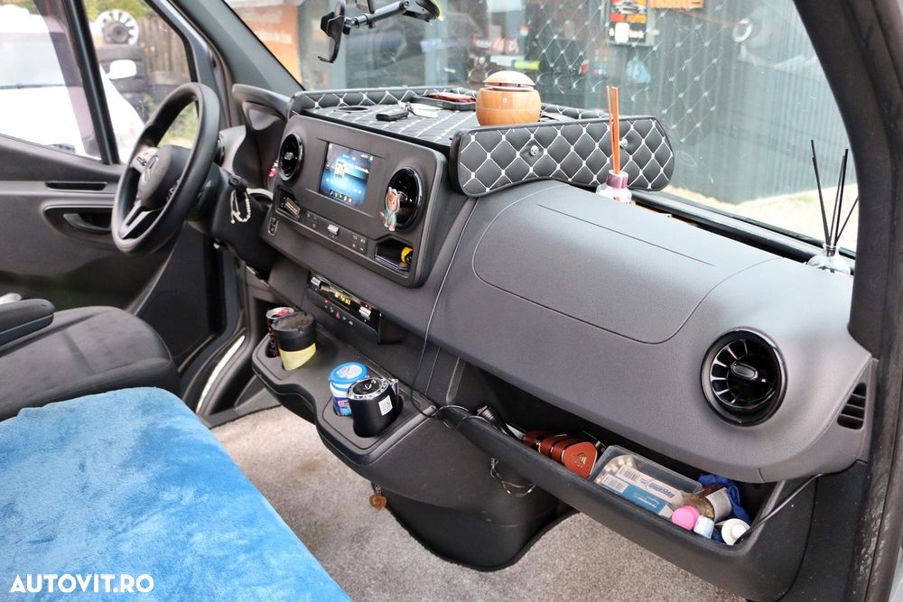 Mercedes-Benz Sprinter 319 - 11
