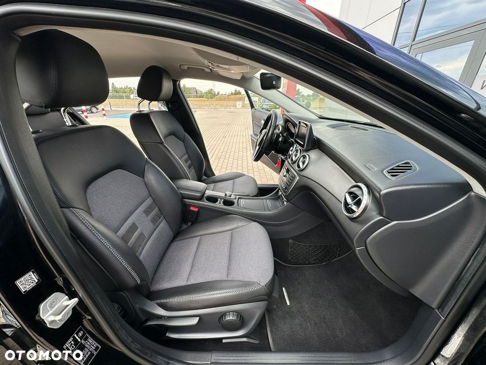 Mercedes-Benz GLA 200 7G-DCT Style - 14