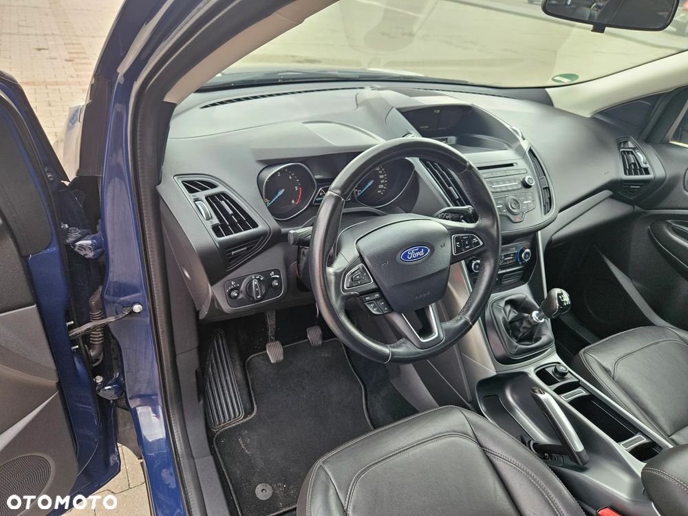 Ford Kuga - 12