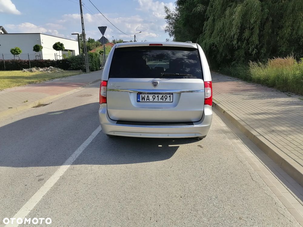Lancia Voyager 2.8CRD Platinum - 22
