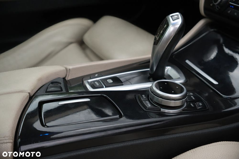 BMW Seria 5 520d Luxury Line - 15