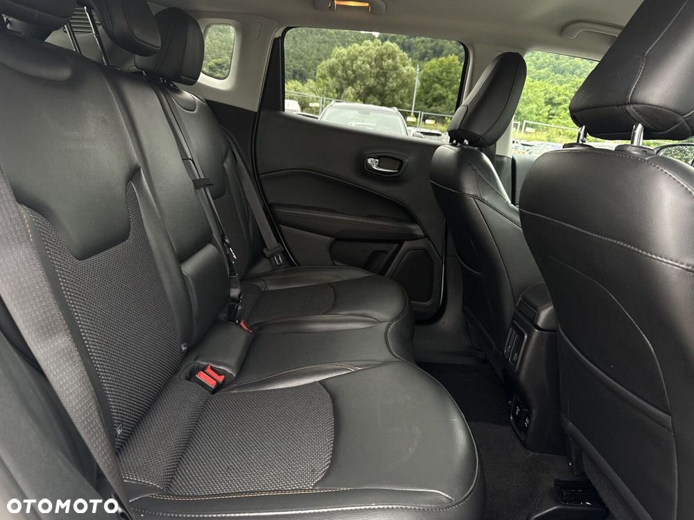 Jeep Compass 1.4 TMair Limited 4WD S&S - 32