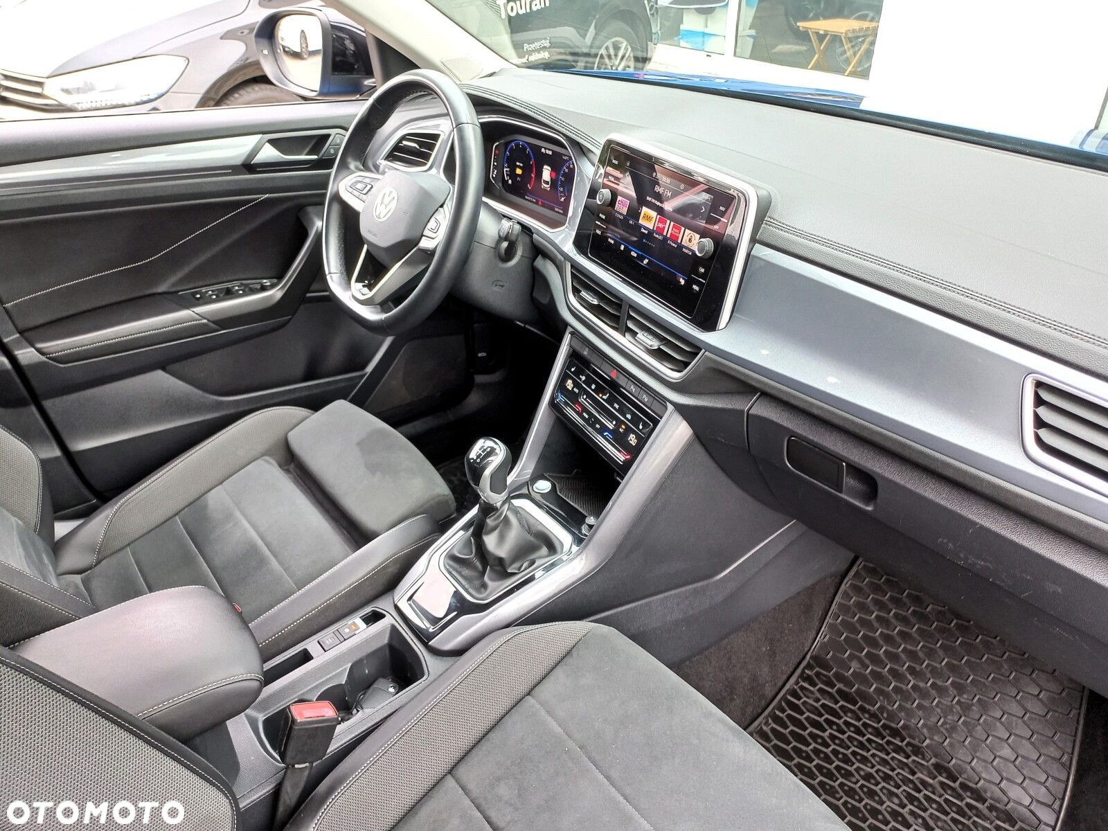Volkswagen T-Roc - 11