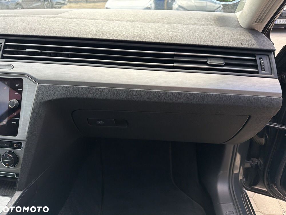 Volkswagen Passat 2.0 TDI SCR Trendline - 41