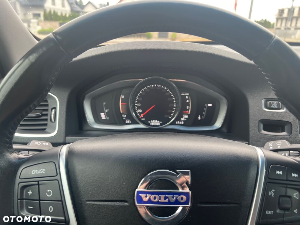 Volvo V60 Cross Country T5 AWD Momentum - 11