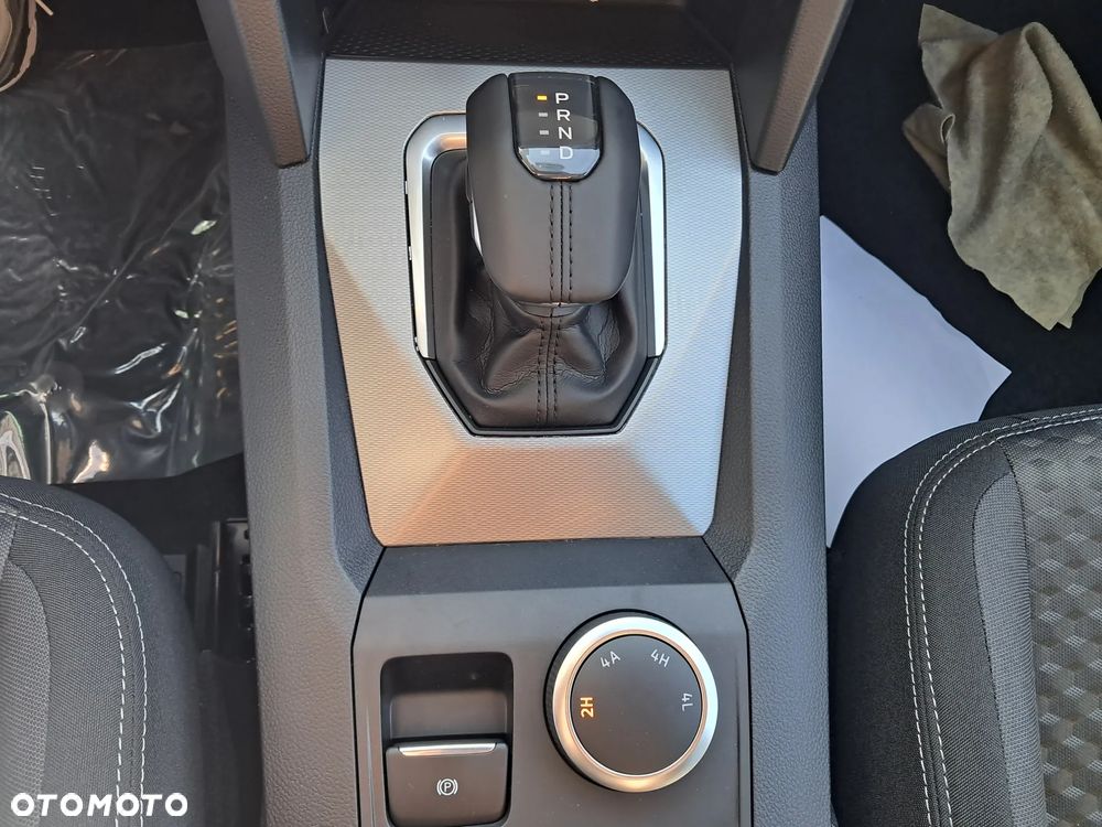 Volkswagen Amarok - 22