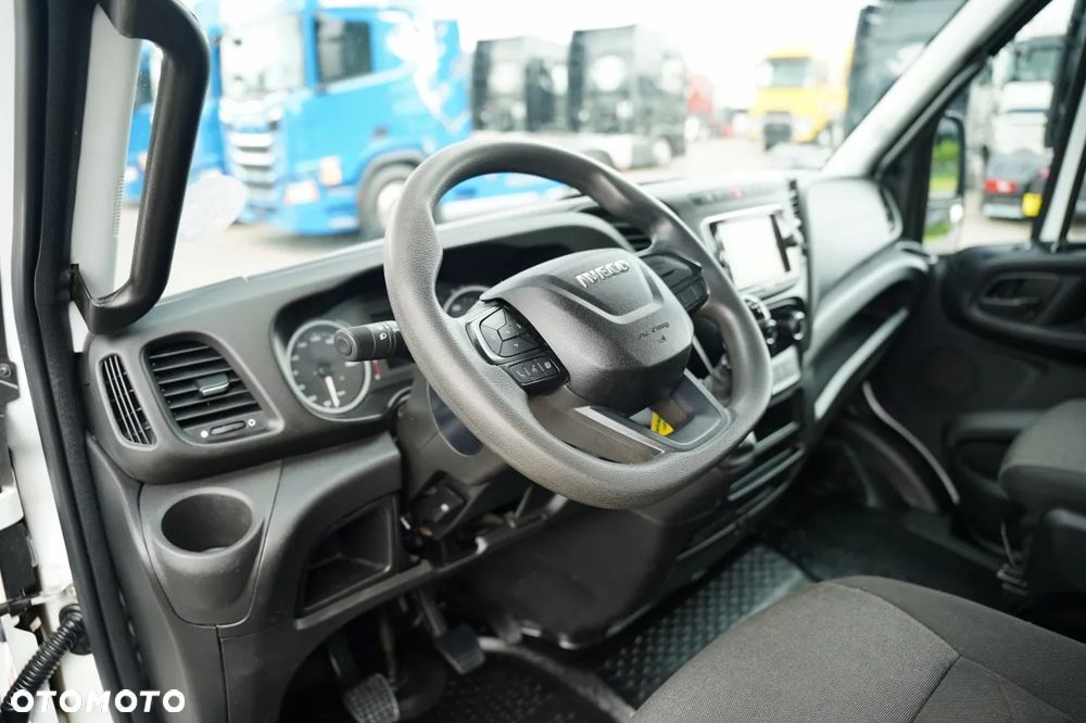 Iveco DAILY 35-160 / WYWROTKA / BRYGADÓWKA - 6 MIEJSC /  MANUAL / BLIŹNIAK / EURO 6 - 27