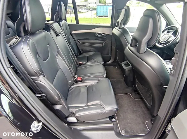 Volvo XC 90 D5 AWD R-Design 7os - 24